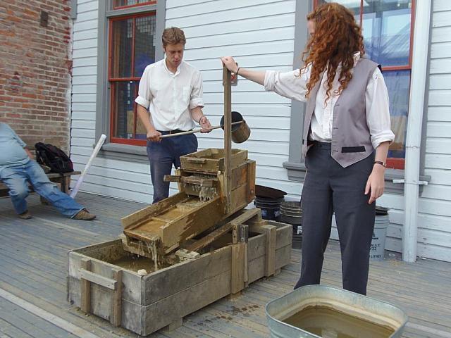 Goldwäsche-Demo im Goldrush Museum