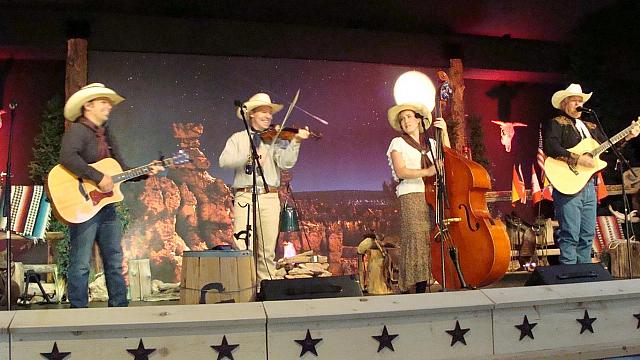 Cowboy-Show, Lieder von Prärie, Einsamkeit und Liebe