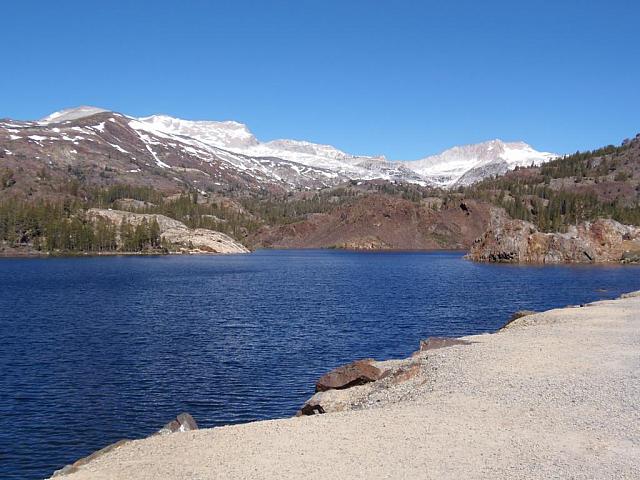 Yosemite, tiefblaue Seen