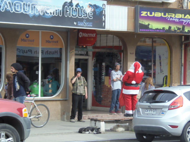 Der Weihnachtsmann hat auch in Punta Arenas Saison:)