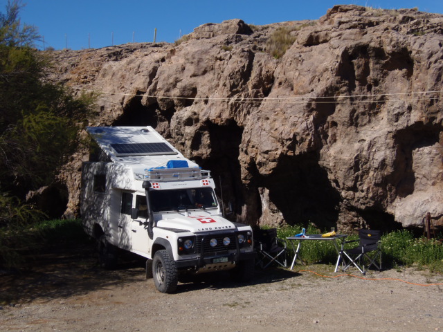 Windgeschützter Campingplatz in Puerto Deseado