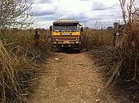 Unterwegs in den South Luangwa, LKW im Sand steckengeblieben