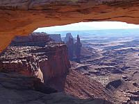 Canyonlands Nationalpark, Blick durch den Mesa Arch