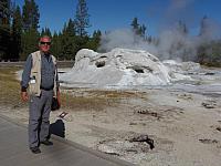 Wanderung zum Morning Glory Pool: Grotto Geyser