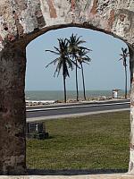 Blick von der Stadtmauer auf den Strand von Cartagena